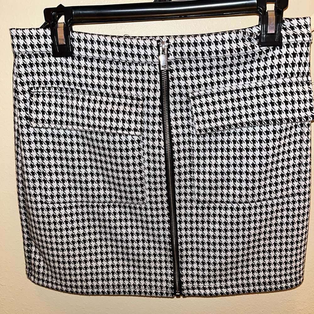 Forever 21 houndstooth skirt